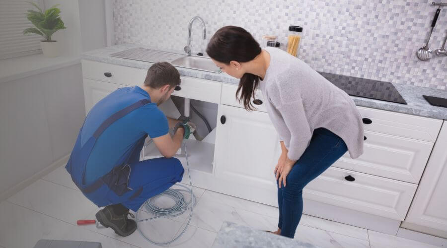 Expert burst pipe repair services in Geff, IL